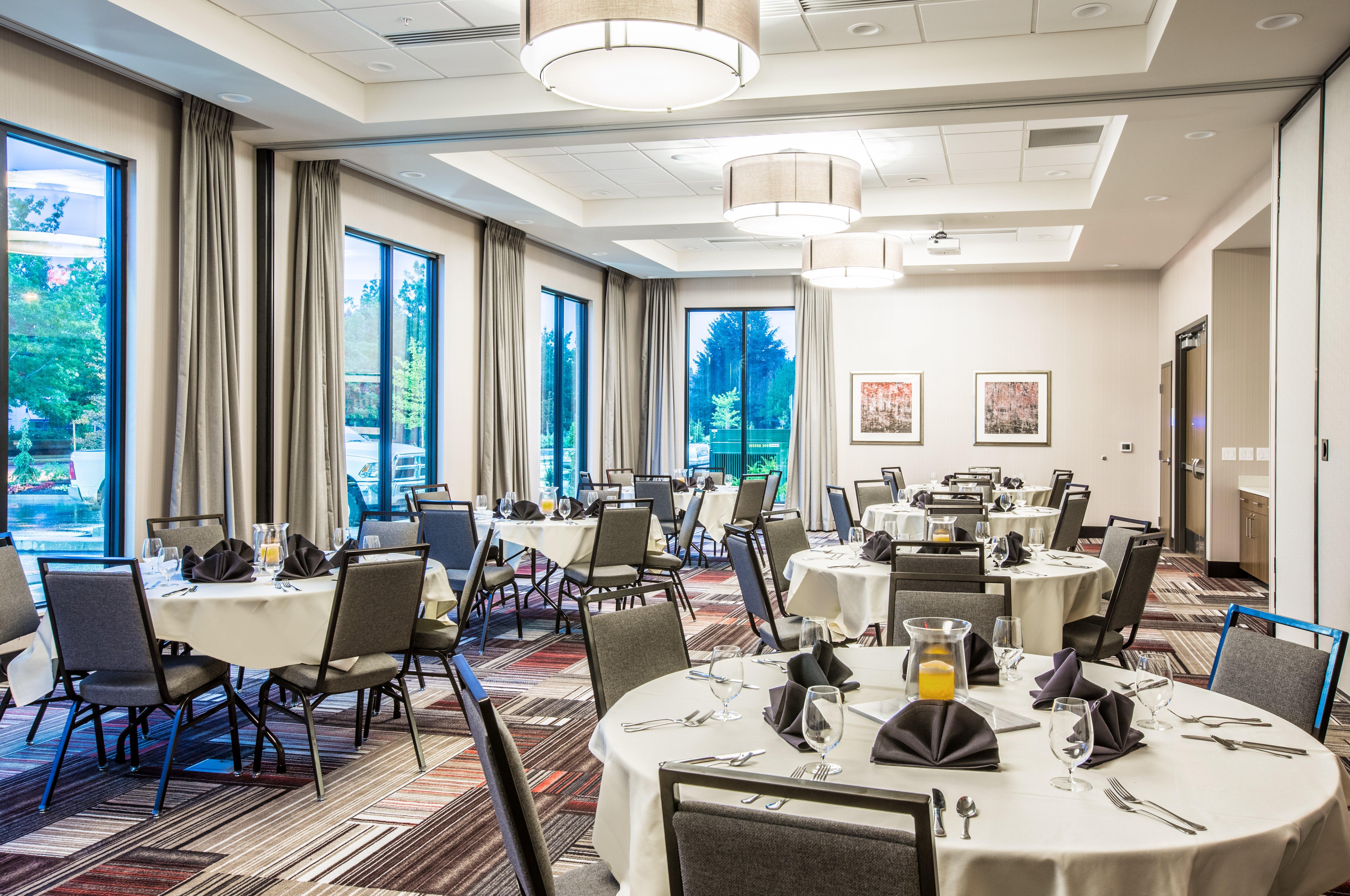 Holiday Inn Portland West - Hillsboro By Ihg Exterior photo