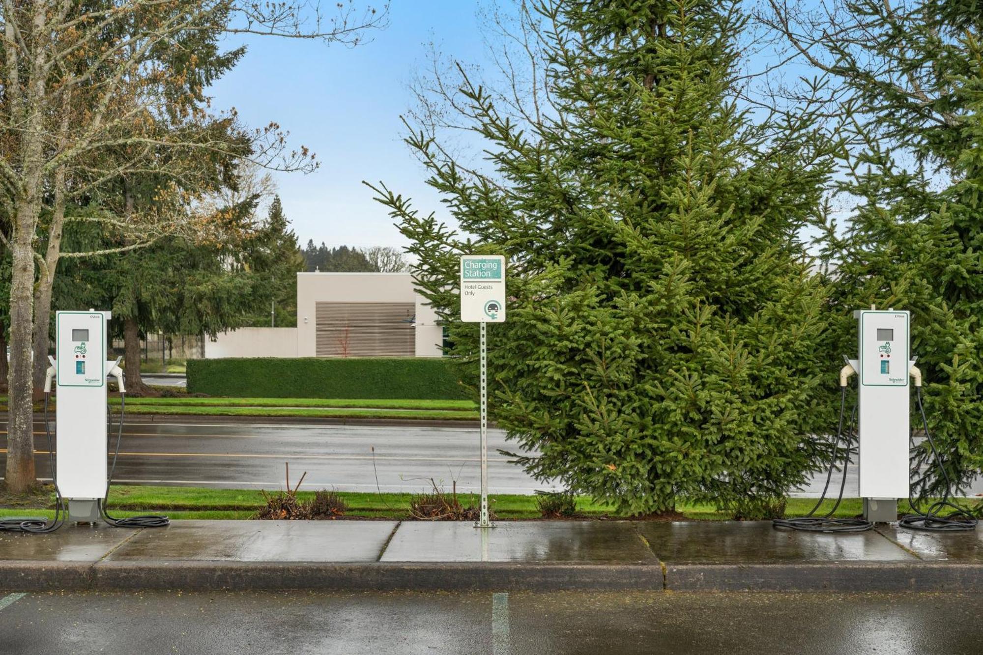 Holiday Inn Portland West - Hillsboro By Ihg Exterior photo